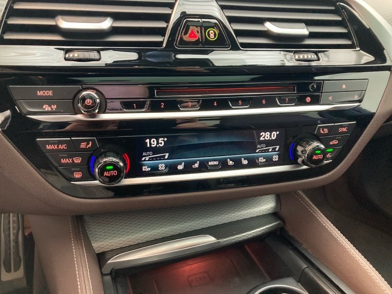 Bild 13: BMW M550i xDrive Limousine G30 N63