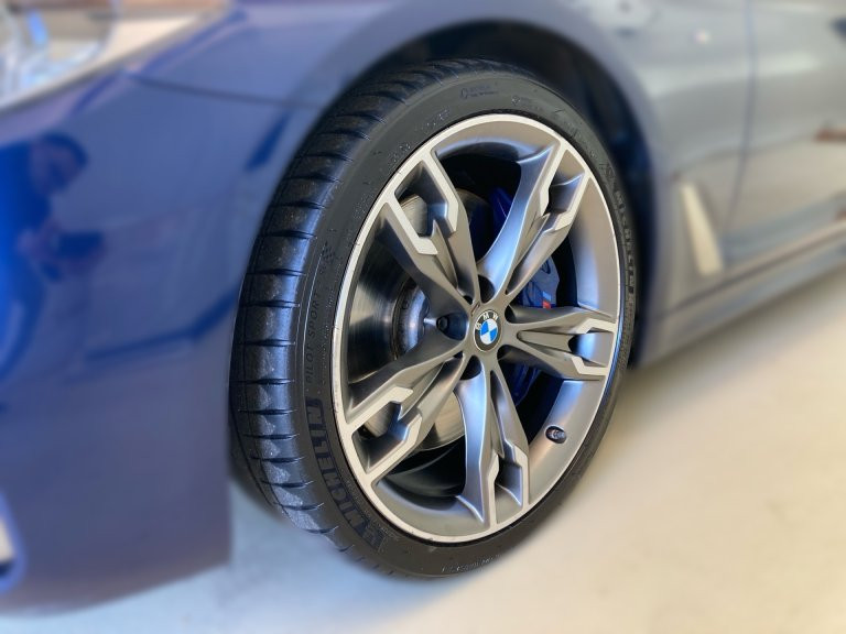 Bild 4: BMW M550i xDrive Limousine G30 N63