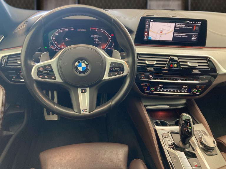 Bild 6: BMW M550i xDrive Limousine G30 N63