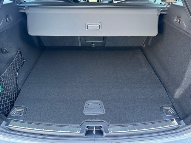 Bild 9: VOLVO PKW XC60 Black Edition Plus, T6 AWD Plug-in Hybrid, Elektrisch/B