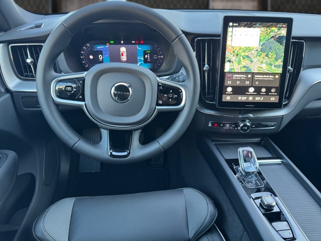 Bild 6: VOLVO PKW XC60 Black Edition Plus, T6 AWD Plug-in Hybrid, Elektrisch/B