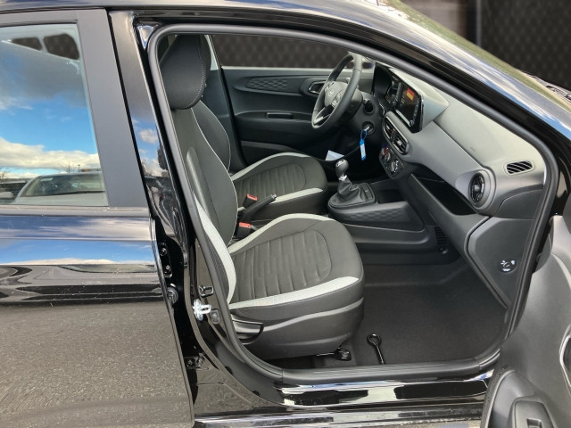 Bild 8: Hyundai i10 4-Sitzer Jubile 1.0