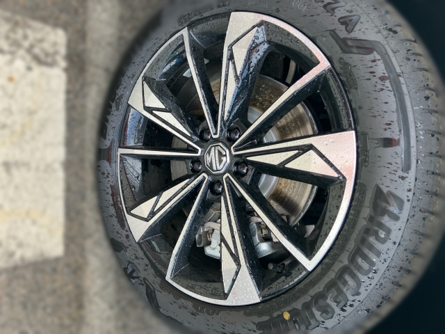 Bild 4: MG HS HEV Luxury Lenkradhzg. 25.5