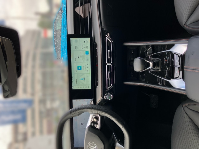 Bild 7: MG HS HEV Luxury Lenkradhzg. 25.5