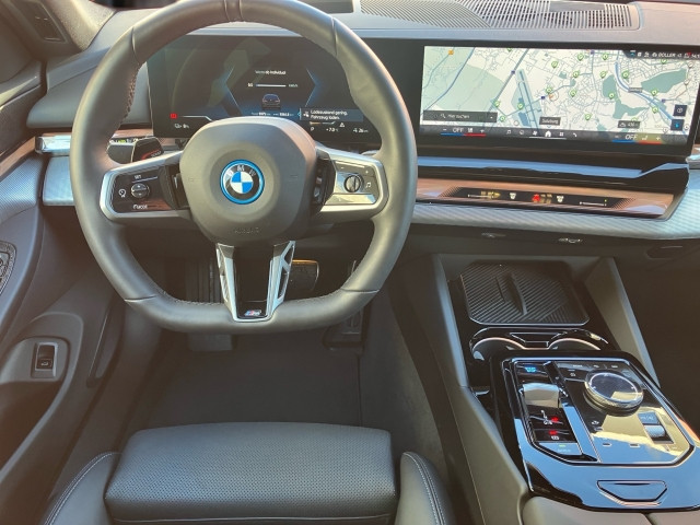 Bild 6: BMW i5 xDrive40 Touring