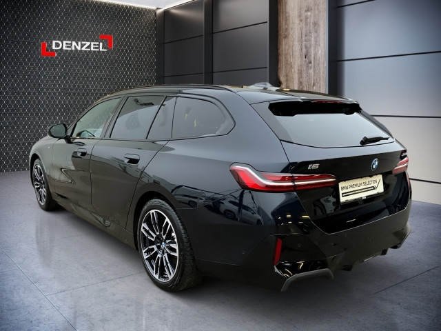 Bild 1: BMW i5 xDrive40 Touring