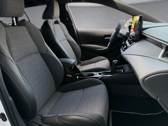 Bild 10: Toyota Corolla 1,8 l Hybrid TS,  Teamplayer
