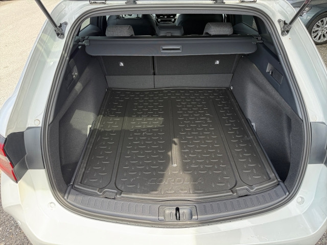 Bild 12: Toyota Corolla 1,8 l Hybrid TS,  Teamplayer
