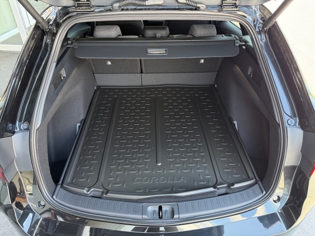 Bild 9: Toyota Corolla 1,8 l Hybrid TS,  Teamplayer