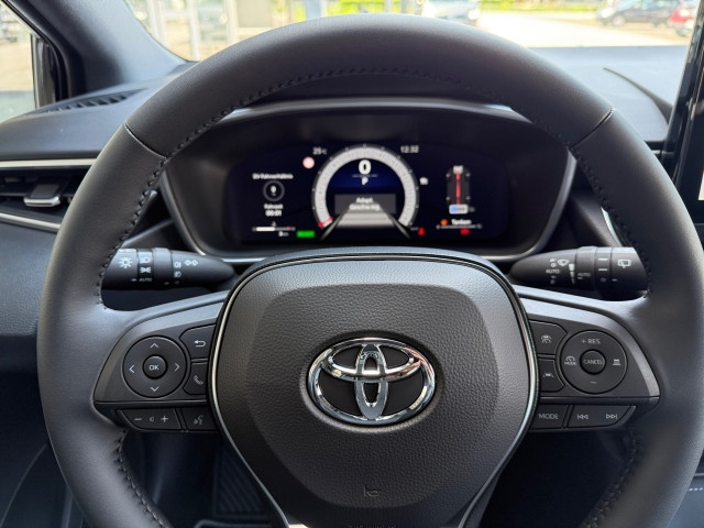 Bild 13: Toyota Corolla 1,8 l Hybrid TS,  Teamplayer