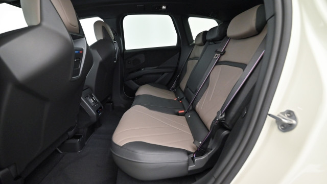 Bild 16: BMW iX3 50 xDrive NA5