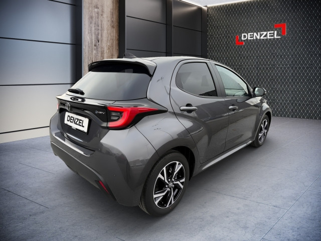 Bild 3: Toyota Yaris 1,5 116PS Active Drive + Comfort Paket + Safety Paket