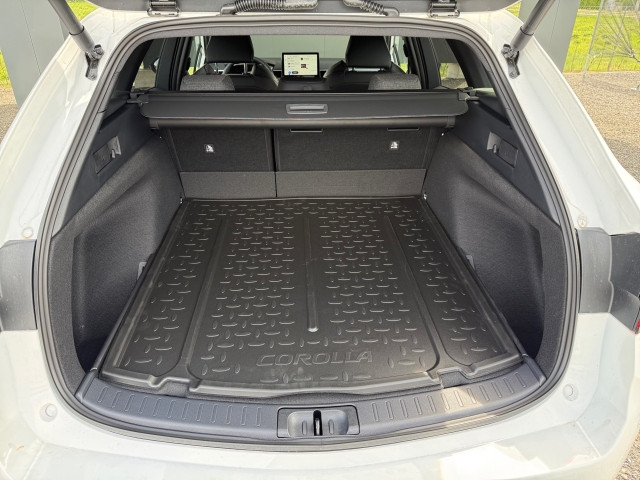 Bild 12: Toyota Corolla 1,8 l Hybrid TS,  Teamplayer