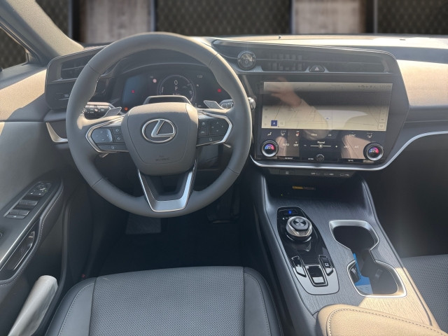 Bild 4: Lexus RZ 350e  Executive