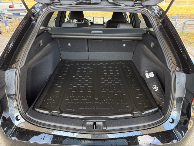 Bild 9: Toyota Corolla 1,8 l Hybrid TS,  Teamplayer