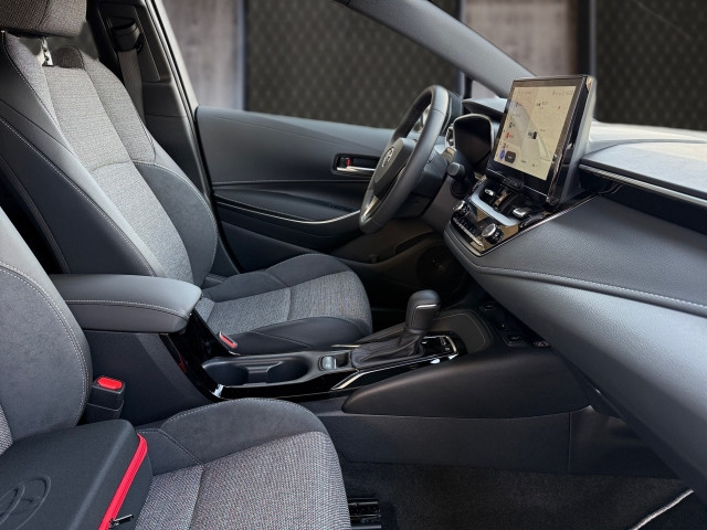 Bild 5: Toyota Corolla 1,8 l Hybrid TS,  Teamplayer