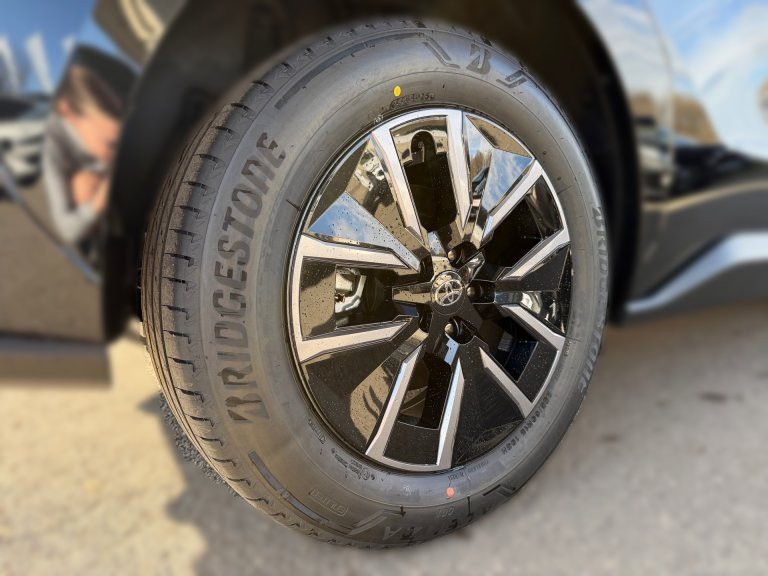 Bild 4: Toyota bZ4X BEV 165kW 4x2  Active Drive