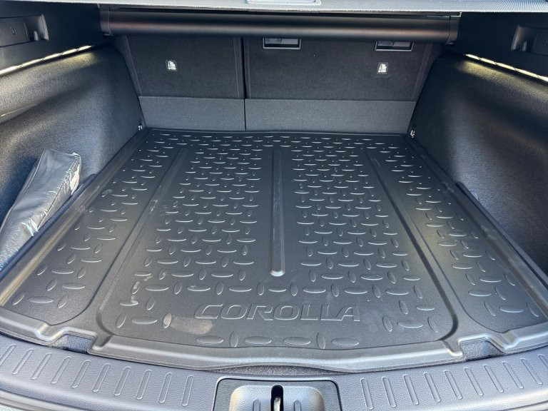 Bild 9: Toyota Corolla 1,8 l Hybrid TS,  Teamplayer