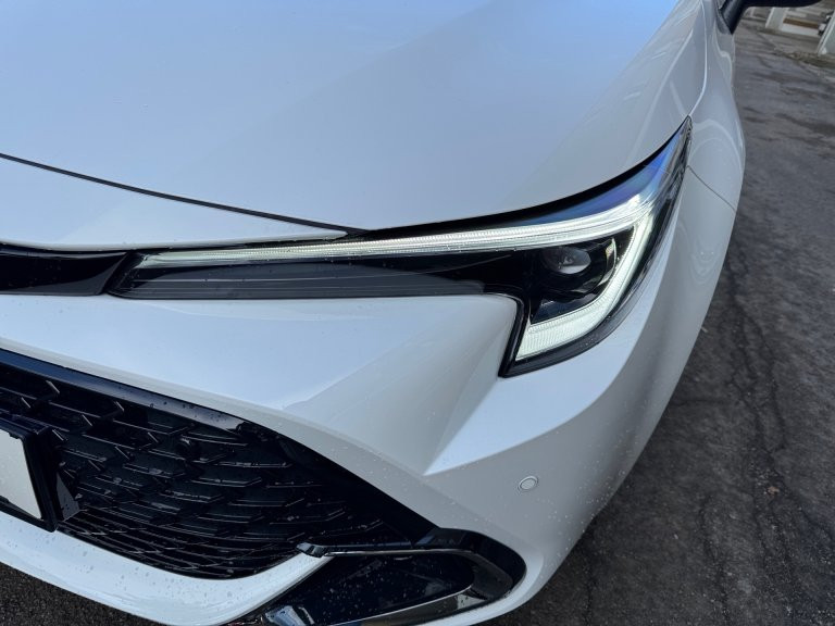 Bild 11: Toyota Corolla 1,8 l Hybrid TS,  Teamplayer