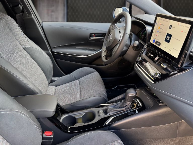 Bild 5: Toyota Corolla 1,8 l Hybrid TS,  Teamplayer