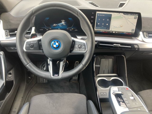 Bild 6: BMW iX2 eDrive 20 U10
