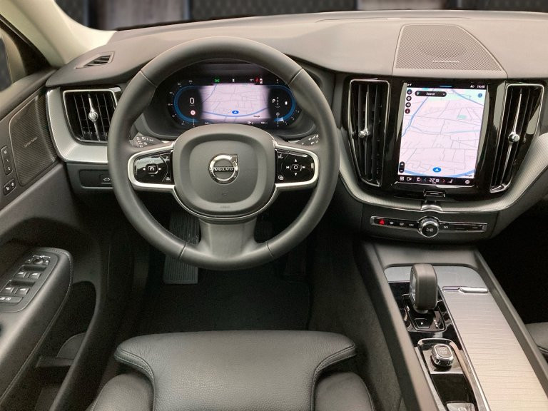 Bild 6: VOLVO PKW XC60 Plus, B5 Mild Hybrid, Benzin, Dark