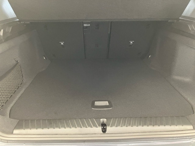 Bild 9: BMW iX3 50 xDrive