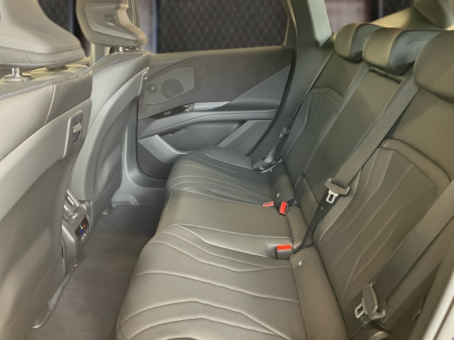 Bild 8: BMW iX3 50 xDrive