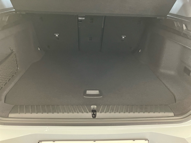 Bild 9: BMW iX3 50 xDrive