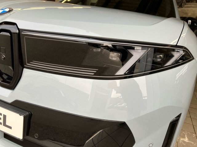 Bild 11: BMW iX3 50 xDrive