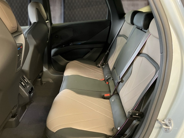 Bild 8: BMW iX3 50 xDrive