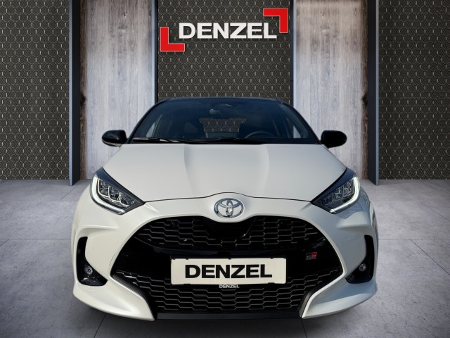 Bild 1: Toyota Yaris 1,5 130PS GR-Sport + Safety Paket + Infotainment Paket
