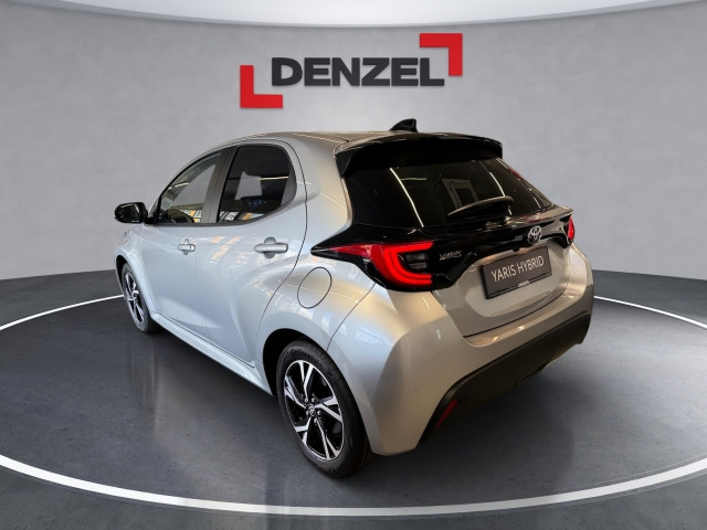 Bild 2: Toyota Yaris 1,5 116PS Active Drive + Comfort Paket + Safety Paket