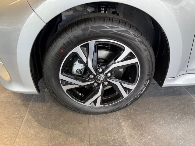 Bild 6: Toyota Yaris 1,5 116PS Active Drive + Comfort Paket + Safety Paket