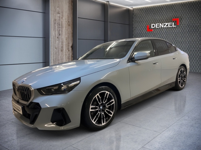 Bild 1: BMW i5 eDrive40 Limousine