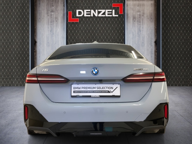 Bild 5: BMW i5 eDrive40 Limousine