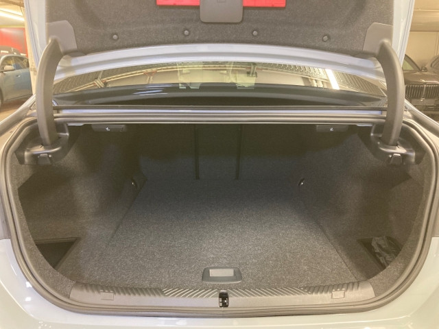 Bild 6: BMW i5 eDrive40 Limousine