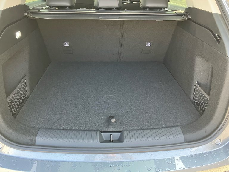 Bild 1: MG HS HEV Luxury Lenkradhzg. 25.5