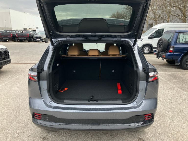 Bild 1: MG HS HEV Luxury Lenkradhzg. 25.5