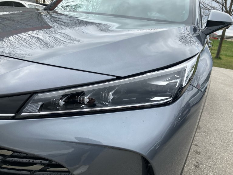 Bild 3: MG HS HEV Luxury Lenkradhzg. 25.5