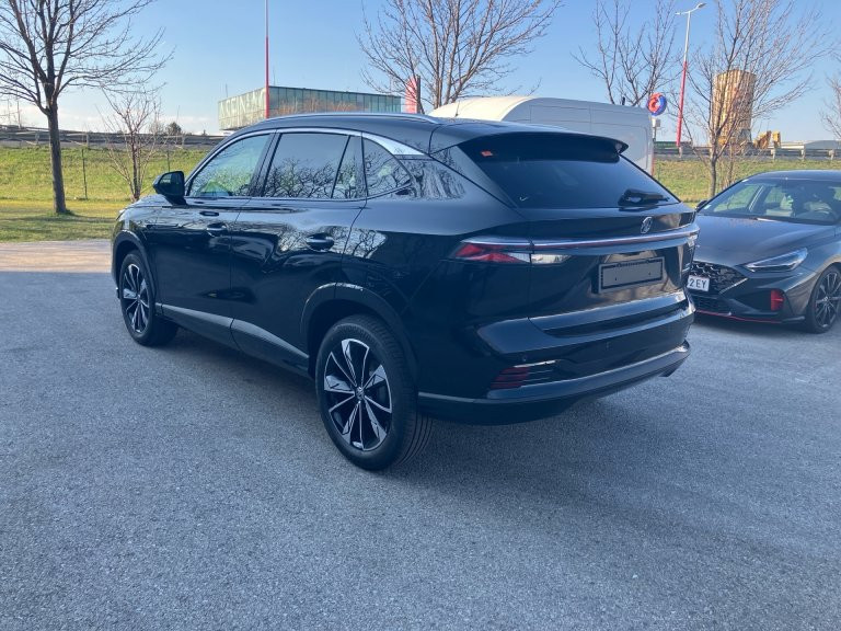 Bild 6: MG HS HEV Luxury Lenkradhzg. 25.5