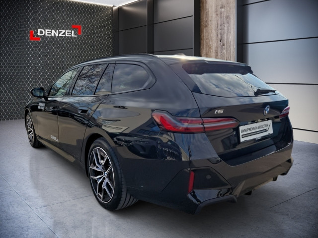 Bild 2: BMW i5 xDrive40 Touring