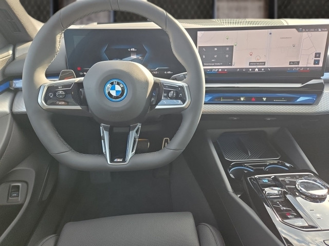 Bild 6: BMW i5 xDrive40 Touring
