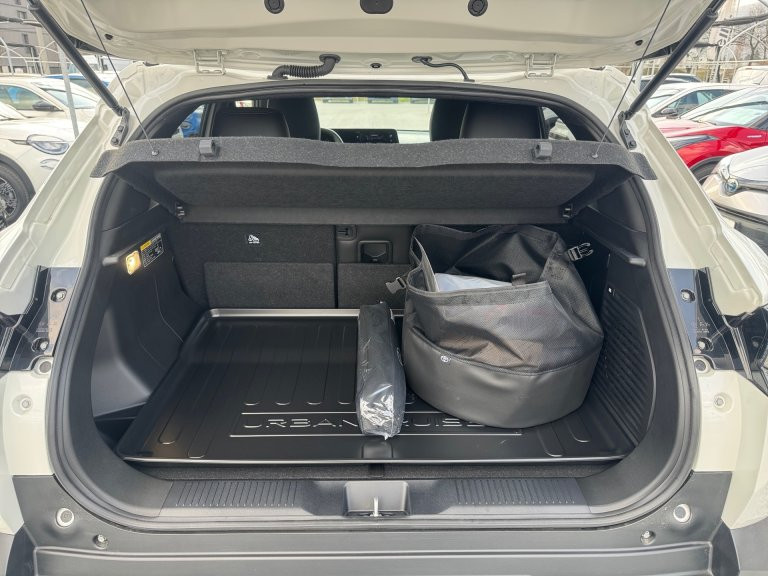 Bild 10: Toyota Urban Cruiser BEV 4x2 Lounge 128 kW