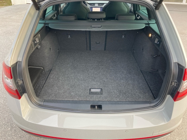 Bild 9: Skoda Octavia Combi RS 2,0 TDI 4x4 DSG