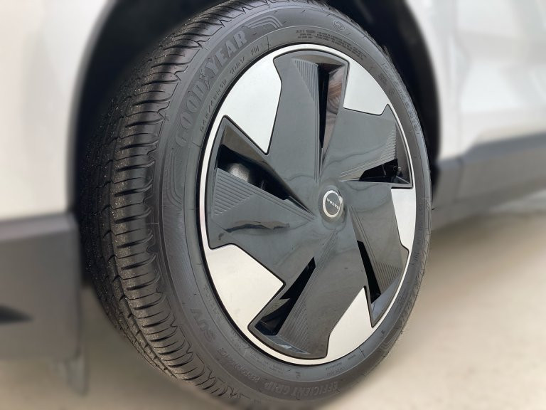 Bild 4: VOLVO PKW EX30 Plus, Single Motor Extended Range, Vollelektrisch