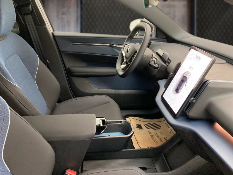 Bild 5: VOLVO PKW EX30 Plus, Single Motor Extended Range, Vollelektrisch