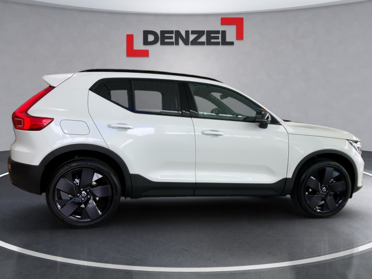 Bild 4: VOLVO PKW XC40 B3 Plus Black Edition Mild Hybrid