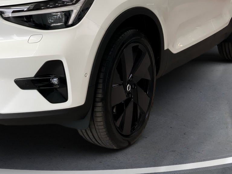 Bild 7: VOLVO PKW XC40 B3 Plus Black Edition Mild Hybrid