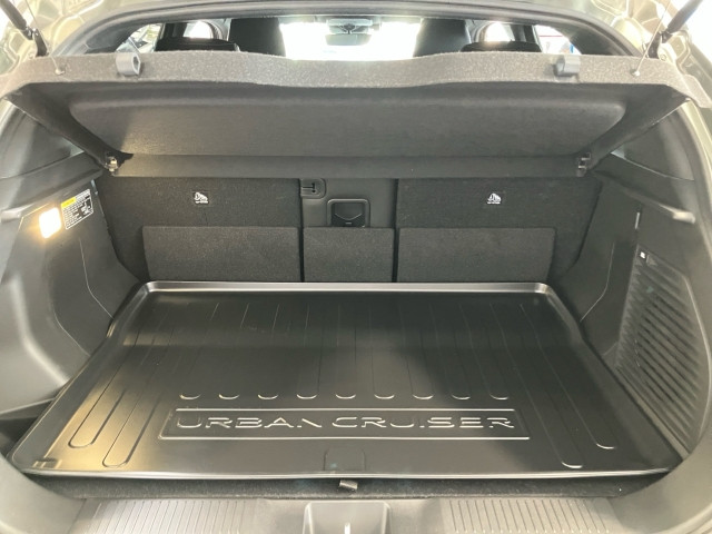 Bild 9: Toyota Urban Cruiser BEV 4x2 Lounge 128 kW